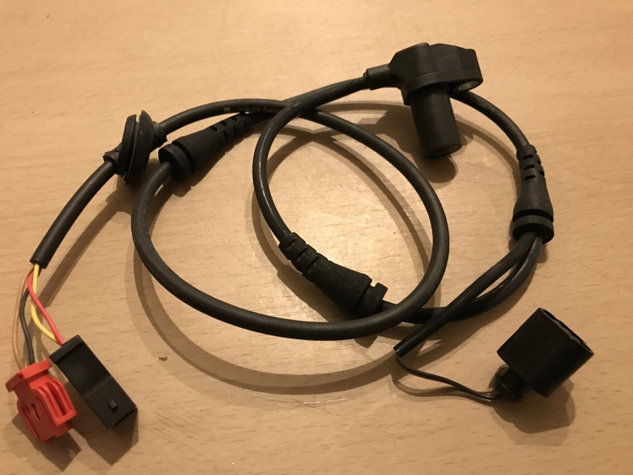 Front Left / Right ABS Sensor Speed Wheel Sensor Audi A4 A6 VW Passat Febi 23730