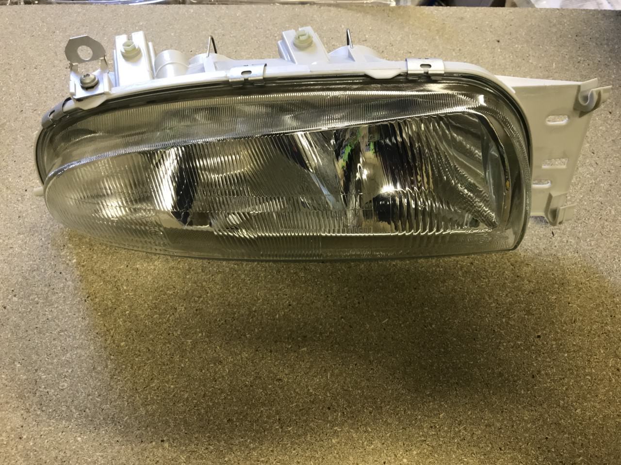 Headlight Lamp Off Side Ford Fiesta 95-99 Courier 96-99 Mazda 121 710301049404