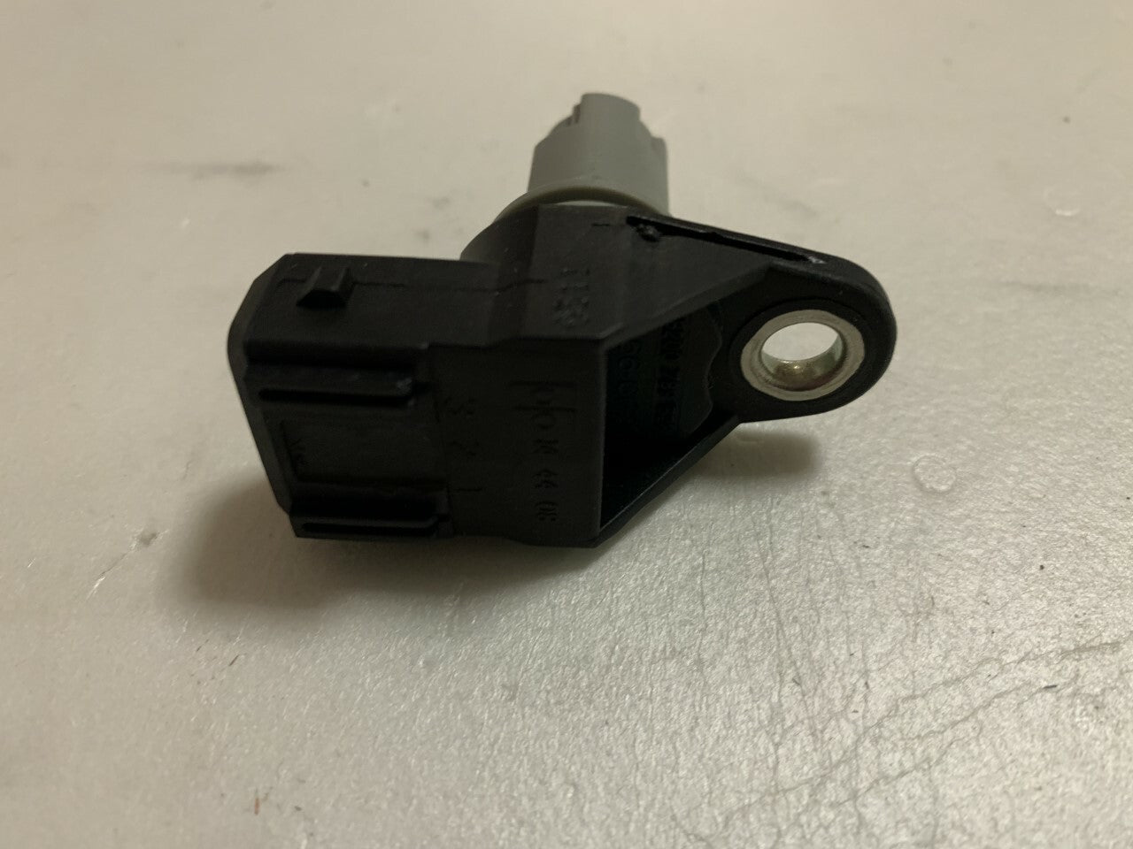 Fuel Parts CS1400 Camshaft Sensor