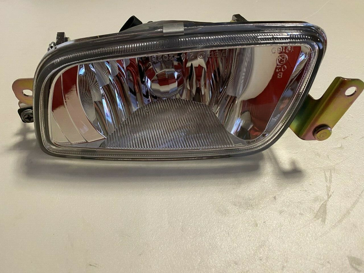 Depo 214-2026L-AE Front Fog Lamp Fits Mitsubishi Shogun Pajero