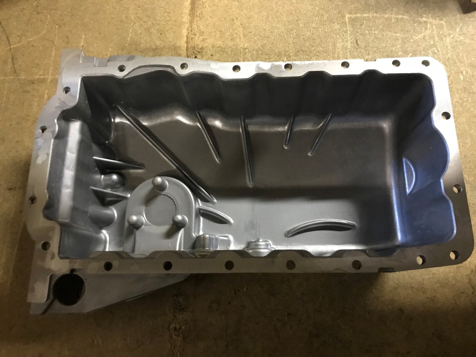 Oil Sump Audi A3 TT Seat Leon Toledo Skoda Octavia VW Golf Bora 332440560