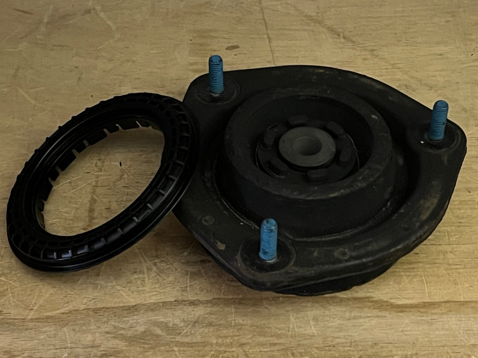 MK052 Top Strut Mount Bearing Front Fits FORD TRANSIT III 2.0 2.3 2.4 00- 06 FL