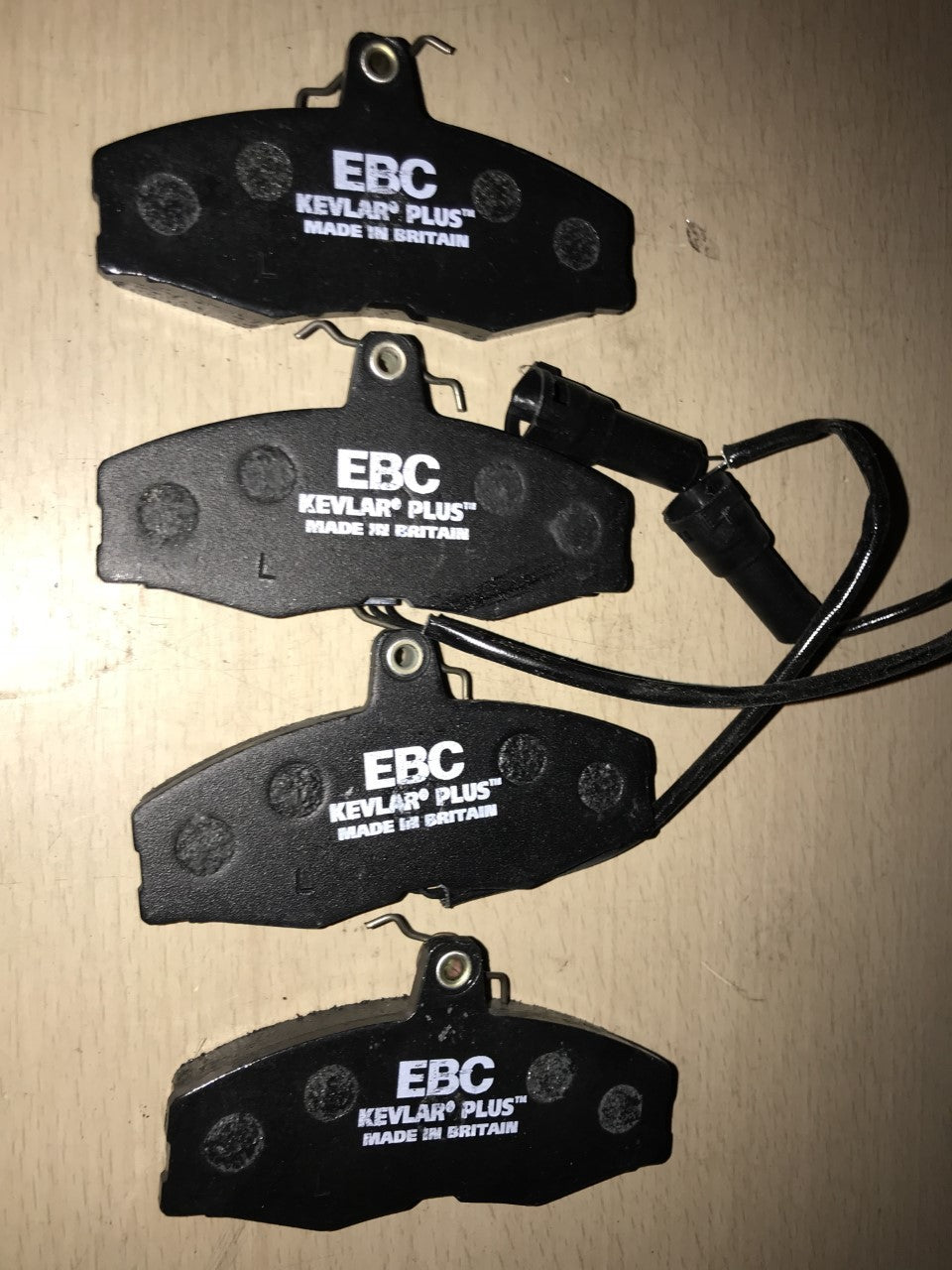 Front Brake Pads made with Kevlar Ford Sierra 1982-86 Girling Caliper EBC DP455