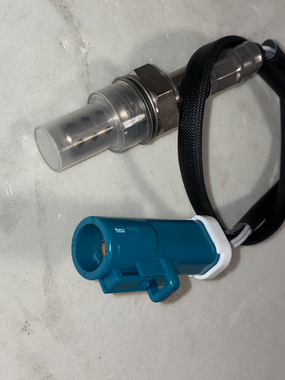 Fuel Parts LB1773 Lambda Sensor Oxygen Sensor o2 Sensor Blue Connector