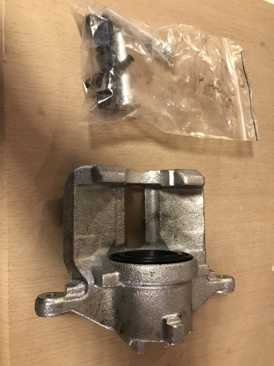 Front Near Side Brake Caliper Toyota Avensis Corolla Verso ADT348103 O SURCHARGE