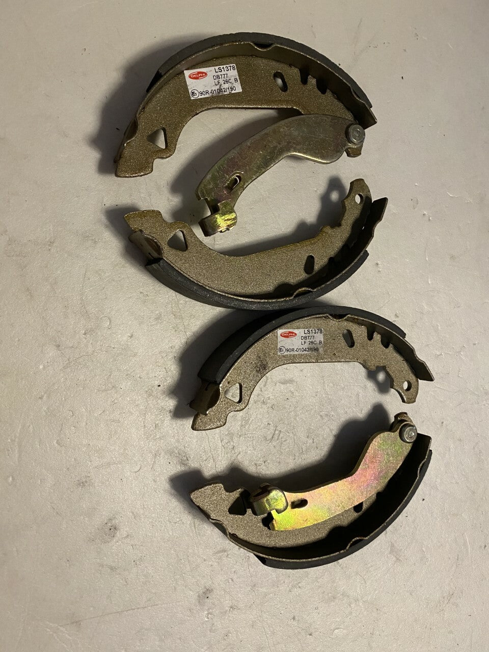 Delphi LS1378 Rear Brake Shoe Set fits Fiat Lancia Yugo