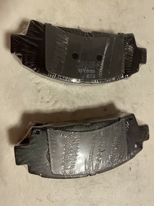 Solid Auto T104037 Front Brake Pad Set
