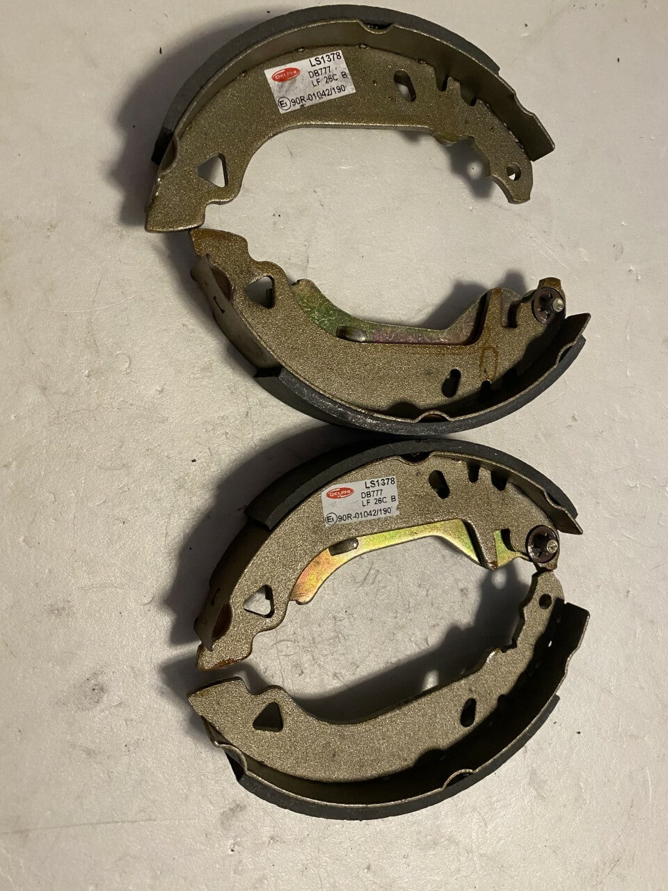 Delphi LS1378 Rear Brake Shoe Set fits Fiat Lancia Yugo