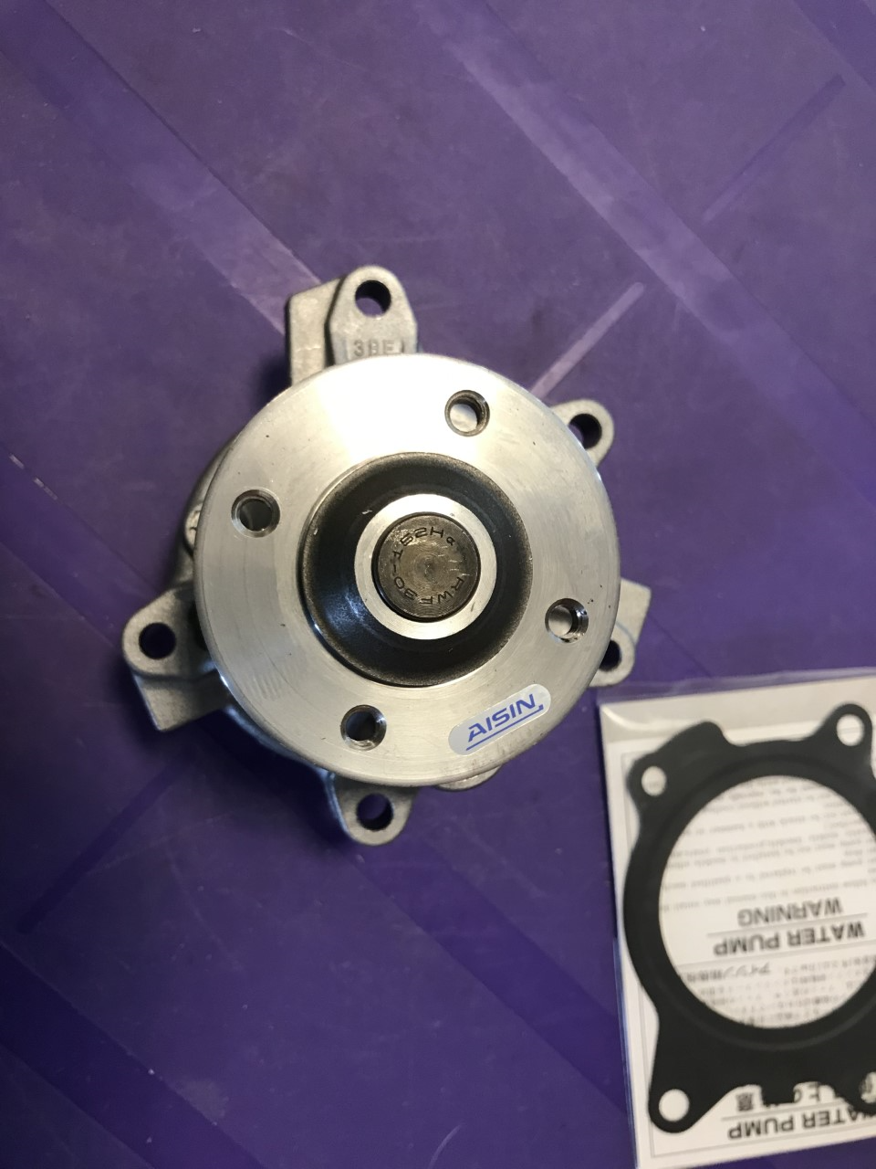 Water Pump with Gasket Toyota Yaris Vitz Auris Corolla  T123081 Aisin