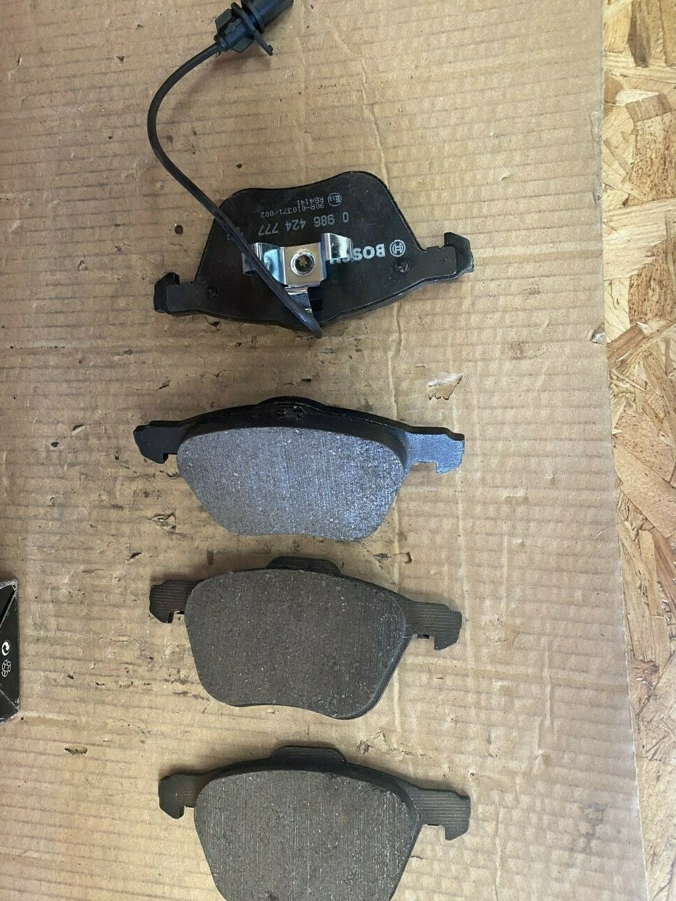 Bosch 0986424777 Brake Pad Set fits Ford Seat VW Volkswagon