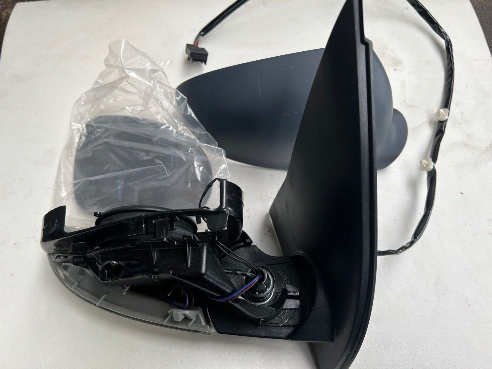 VM-197EHR Wing Mirror Off Side - No Packaging
