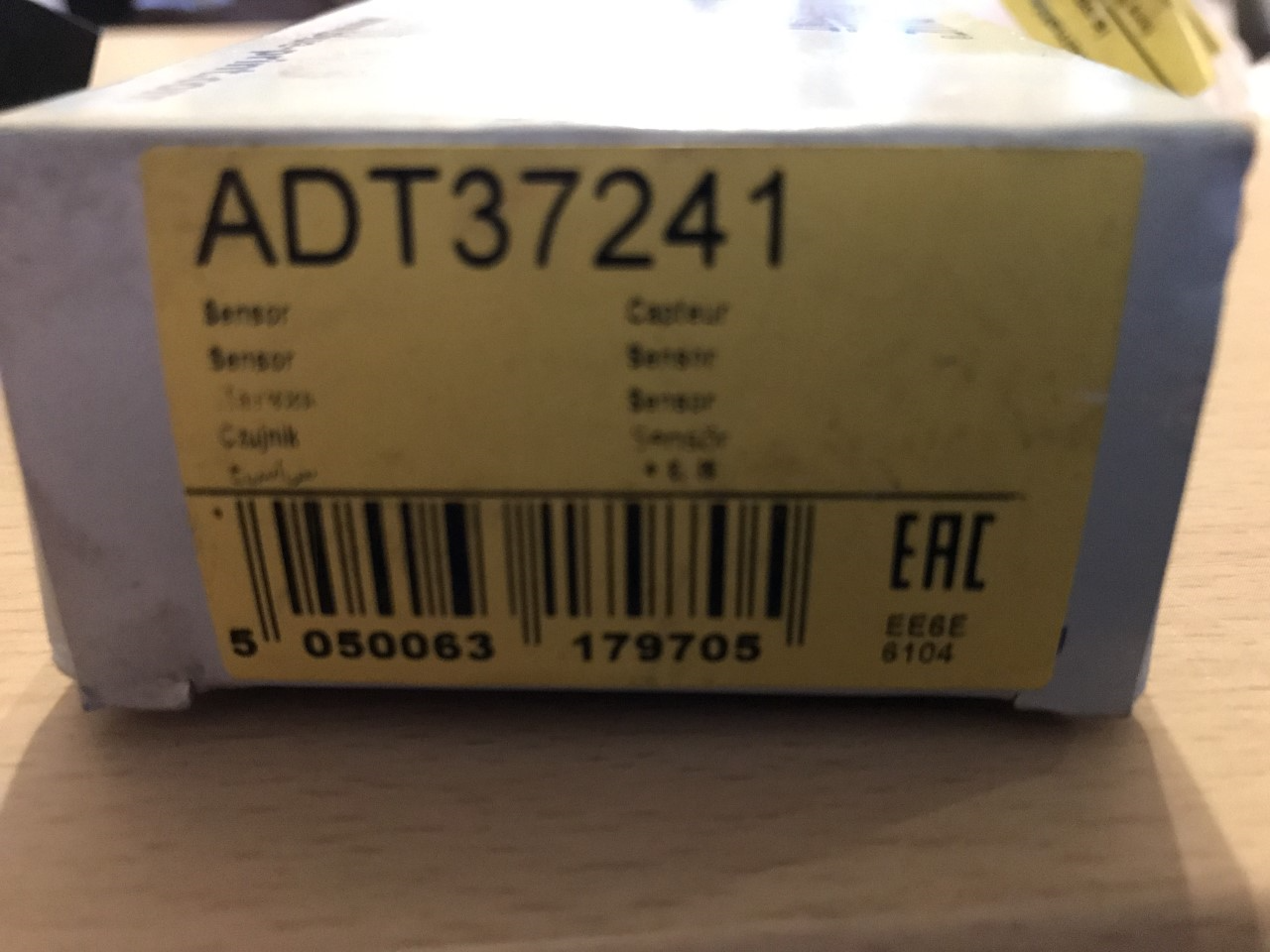 Camshaft Sensor Lexus IS220d Toyota Auris Avensis Corolla Verso iQ RAV4 ADT37241