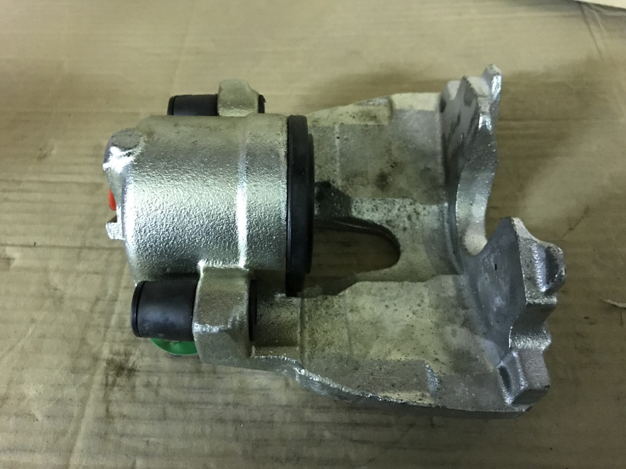 Brake Caliper Front Off Side Saab 93- 98-02 Cabriolet Coupe 98-03 9-5 133880361