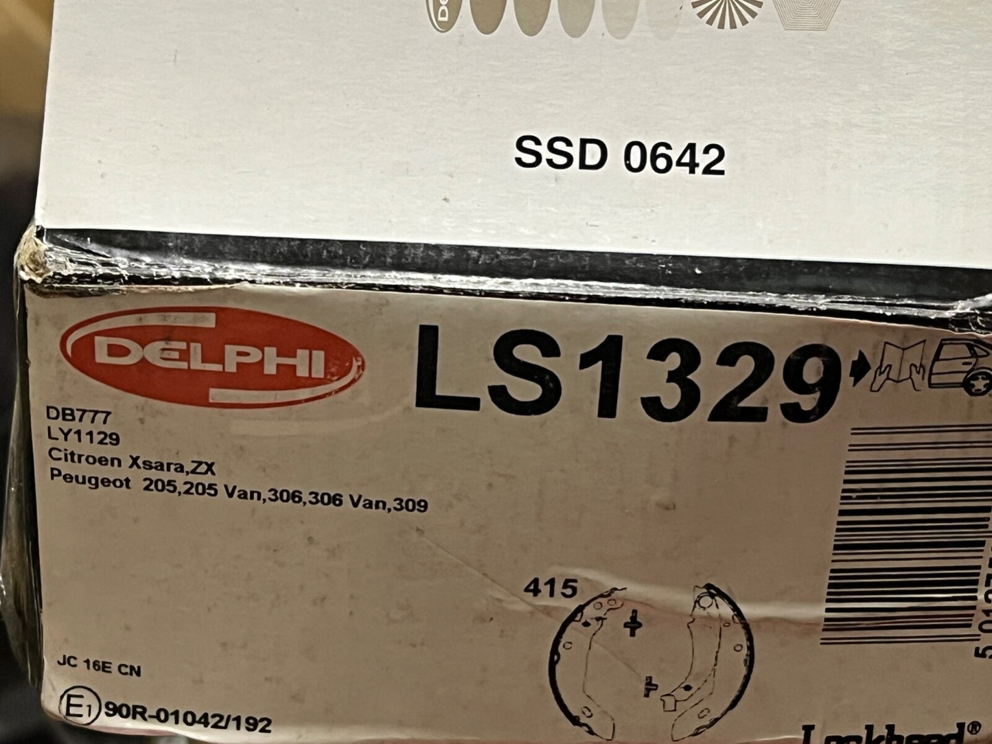 Delphi LS1329 Rear Brake Shoe Set fits Citroen Xsara Peugeot 205 306 309