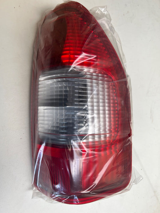 11A329012B Right Rear Tail Light Lamp For Isuzu DMAX 2002-2007