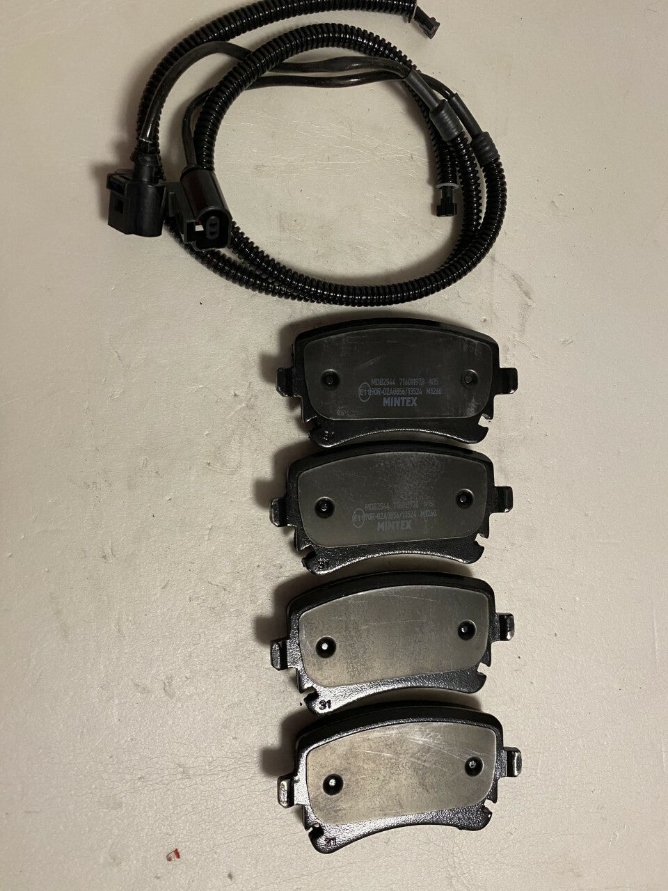 Mintex MDB2544 Rear Brake Pad Set fits VW Volkswagen