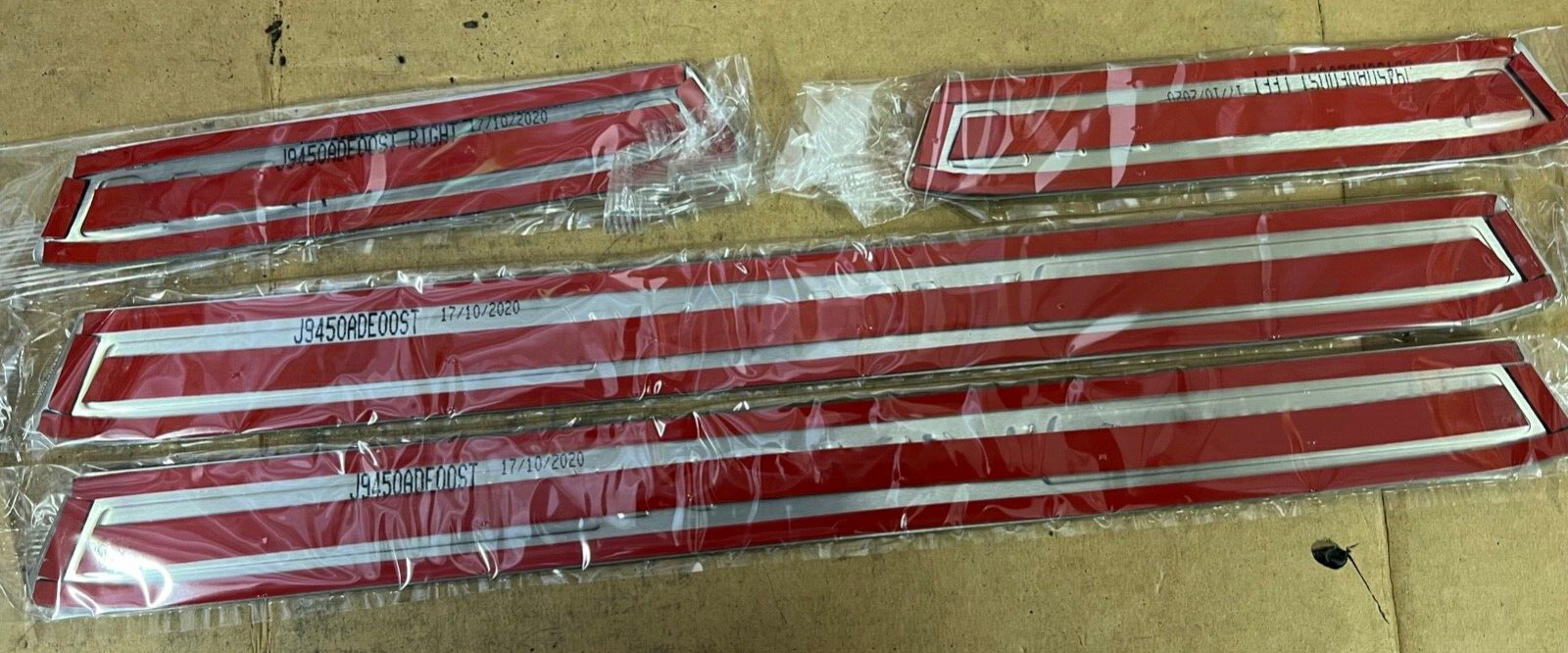 HYUNDAI KONA GENUINE SILL PROTECTOR SET STAINLESS STEEL  J9450ADE00ST