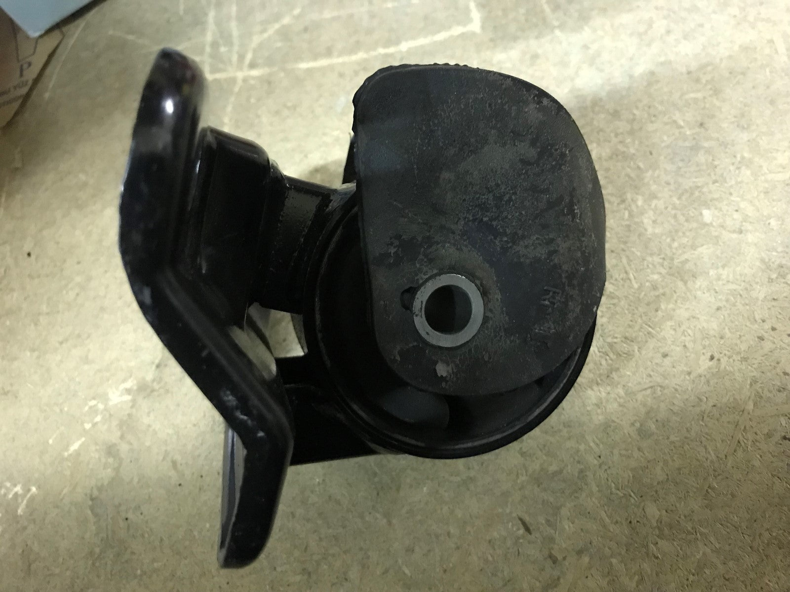 Left Engine Mount Mitsubishi Carisma 95-06 various eng sizes Blue Print ADC48093