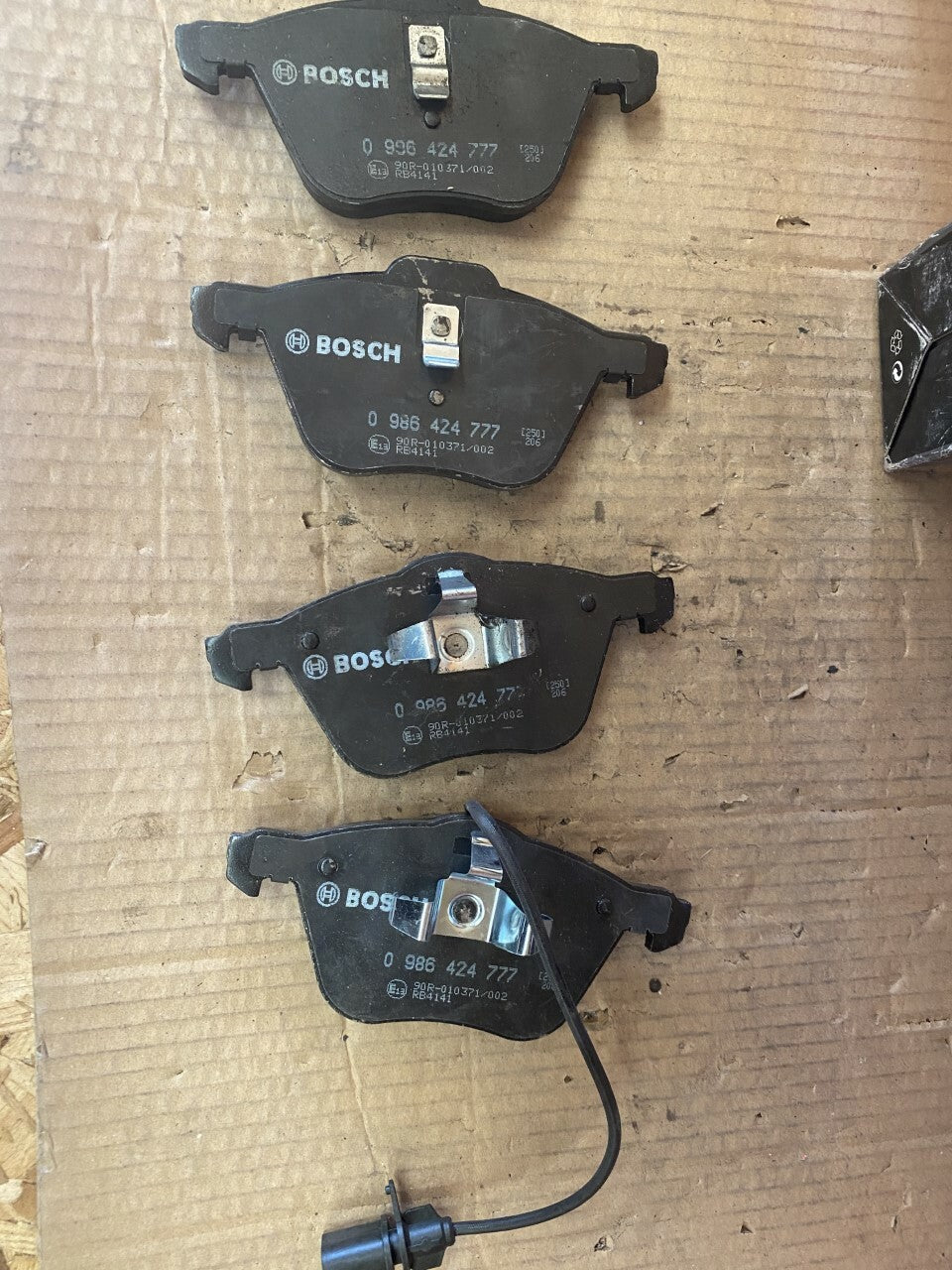 Bosch 0986424777 Brake Pad Set fits Ford Seat VW Volkswagon