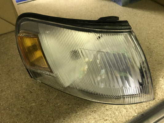 TY336RI Front Off Side Right Hand Indicator Lamp fits Toyota Corolla 1992-1996