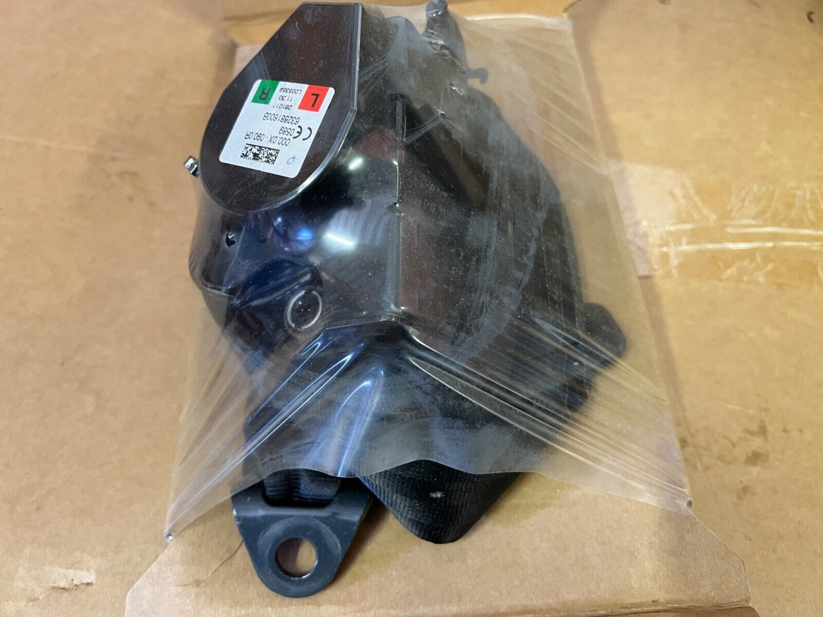 39194188 Genuine Vauxhall Rear Seat Belt Reel & Webbing fits Vauxhall Crossland