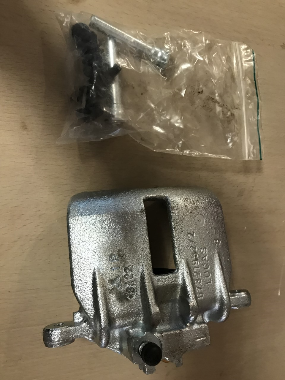 Front Near Side Brake Caliper Toyota Avensis Corolla Verso ADT348103 O SURCHARGE