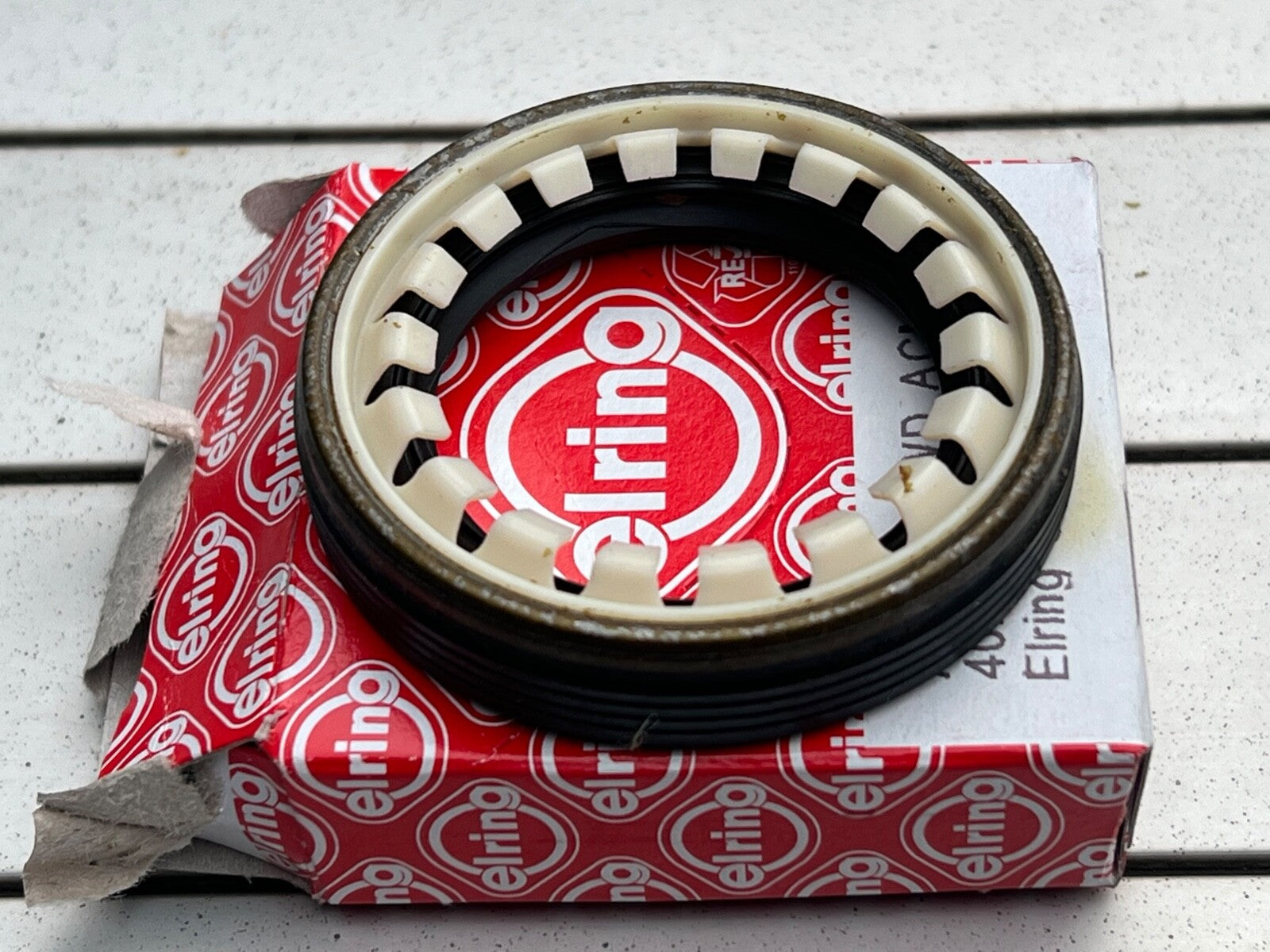 ELRING Driveshaft Seal Differential Seal Ring 128.250