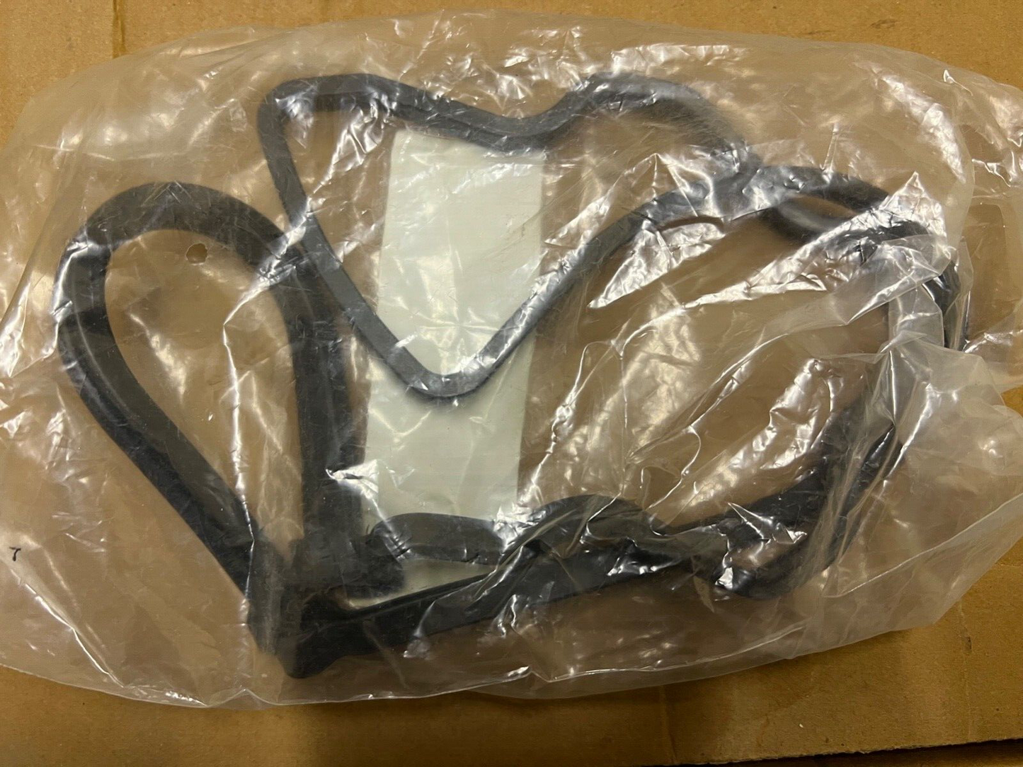 Elring 575.520 Rocker Cover Gasket fits Nissan Serena Vanette Cabstar