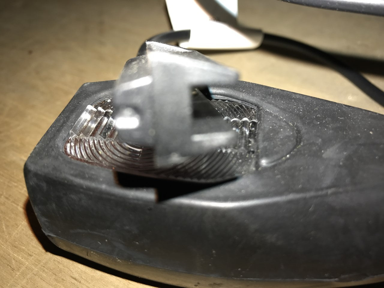 Marker Light Clearance Light T4W 24v Hella 2XS 302 240-031 New