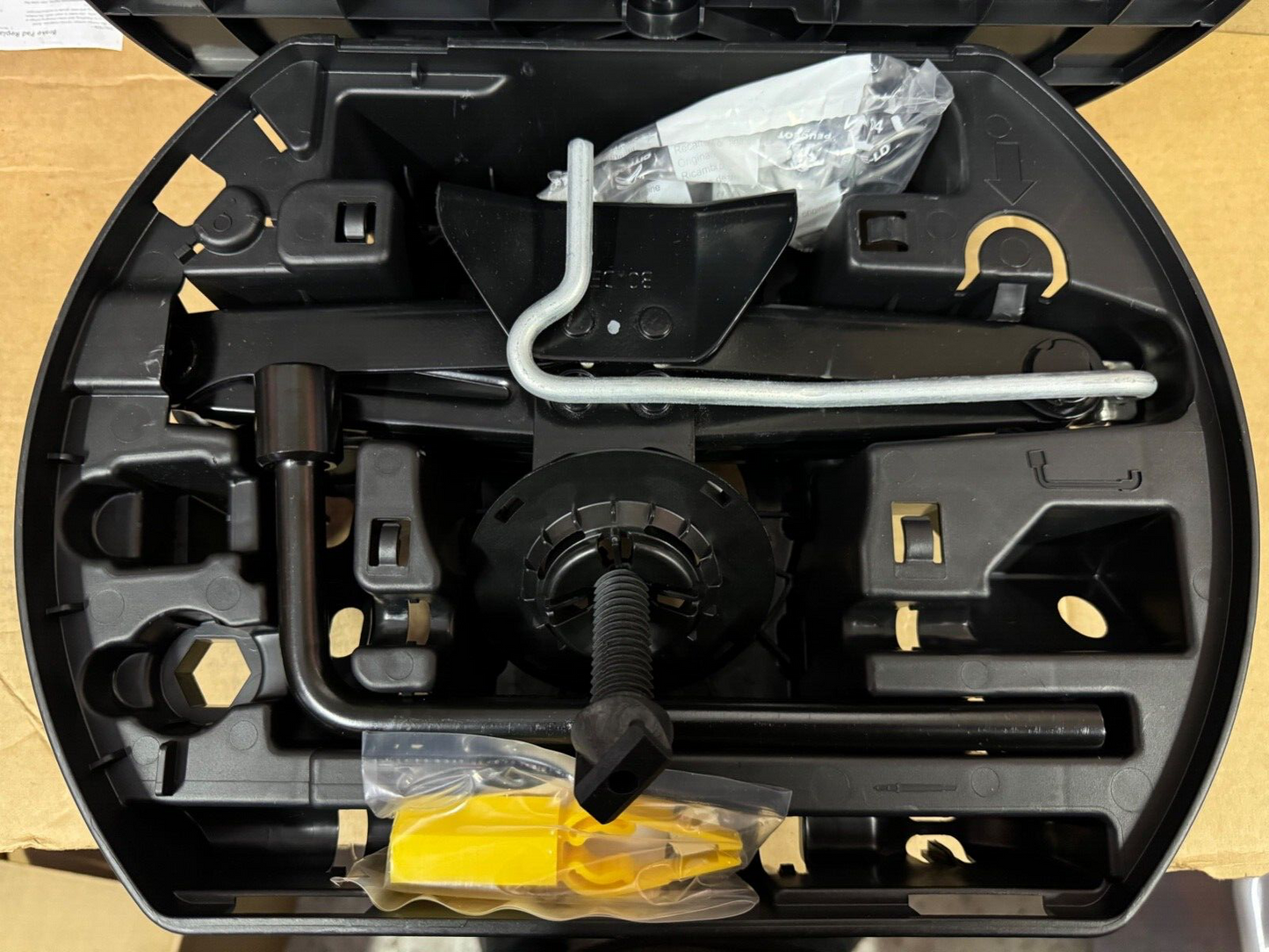 Genuine New Peugeot 9842716580 Tool Kit