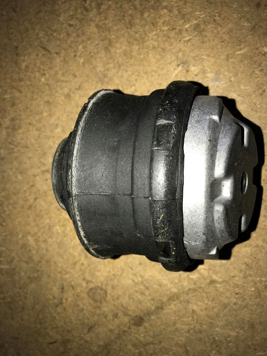 Front Left Engine Mount Mercedes 93-01 C-Class Mercedes CLK200 97-02 36898