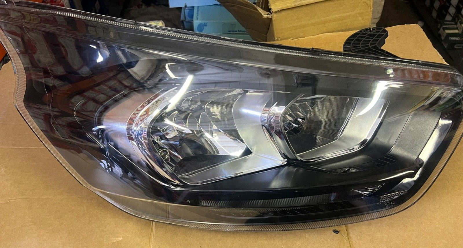 New 471593221 Off Side Headlight Lamp fits Ford Transit Customer 2016-2022