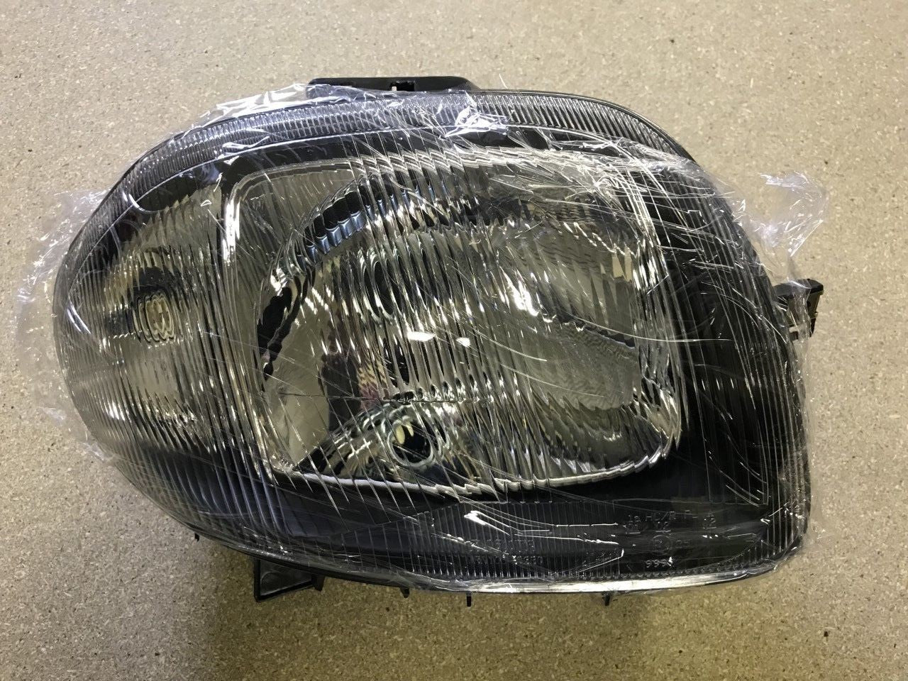 Headlight Lamp Off Side Right Hand Renault Clio 2 1998-2001 HRN103-2R0EE1