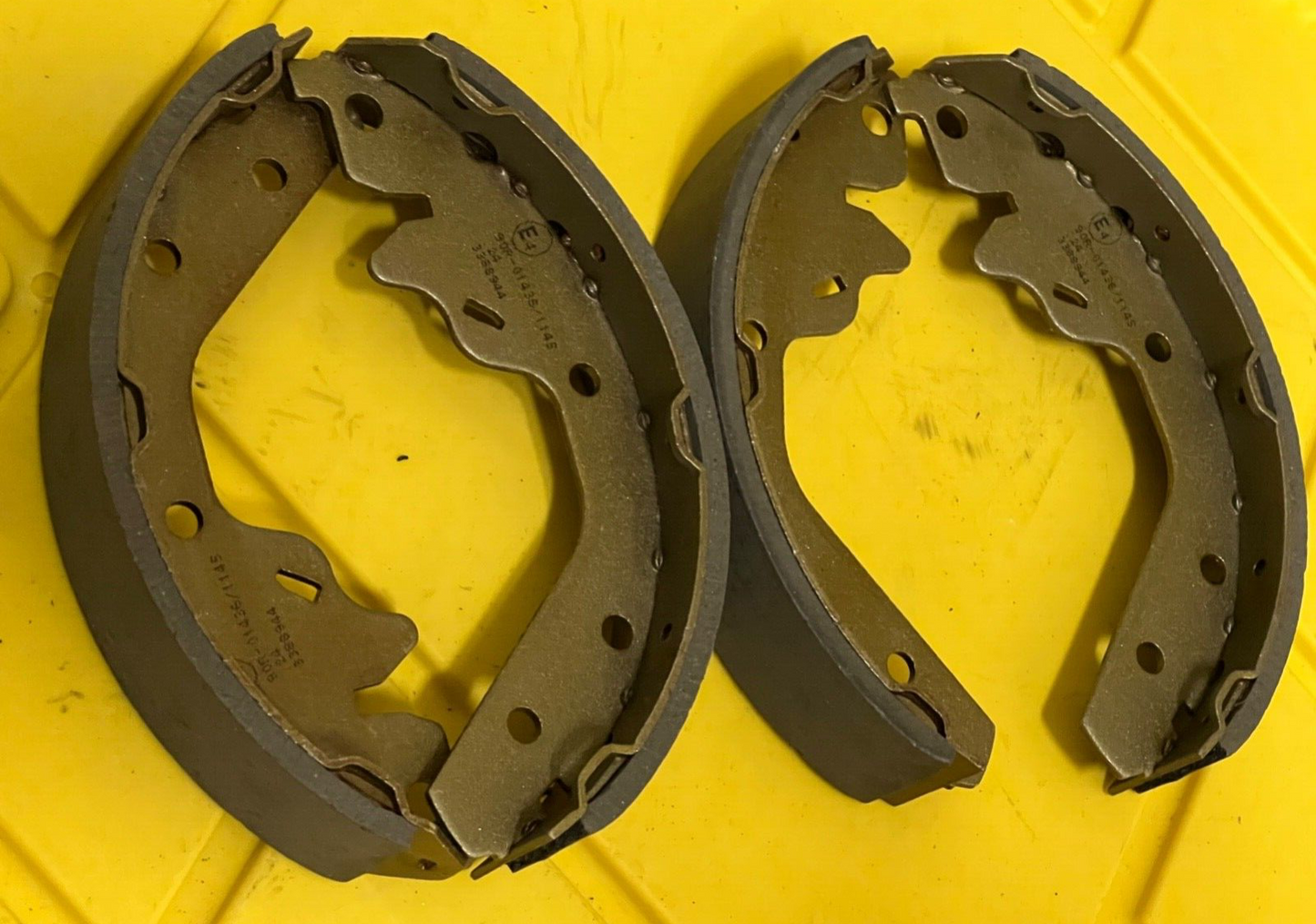 Blue Print ADA104107 Rear Brake Shoe Set fits Chrysler Neon