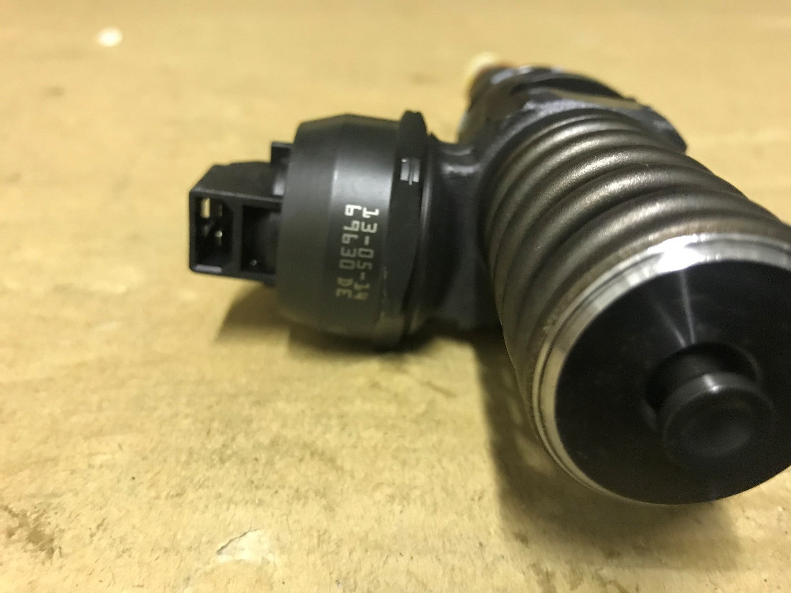 fuel Injector for Audi A3/4 Seat Ibiza Skoda Fab VW Bora Golf Beetle 0986441556