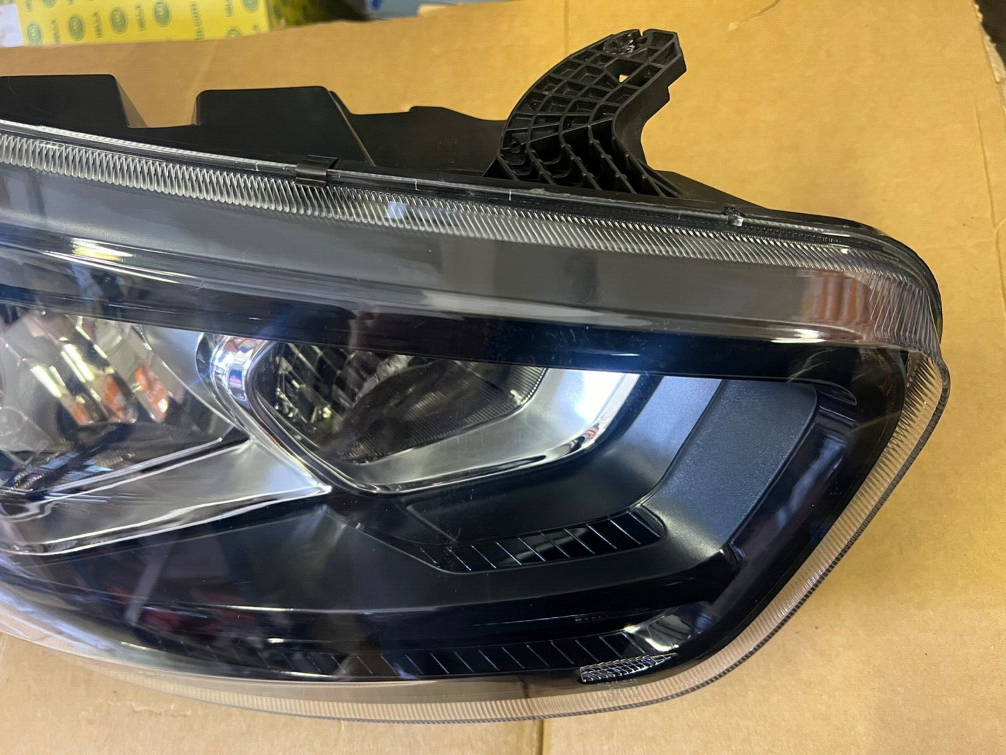 New 471593221 Off Side Headlight Lamp fits Ford Transit Customer 2016-2022