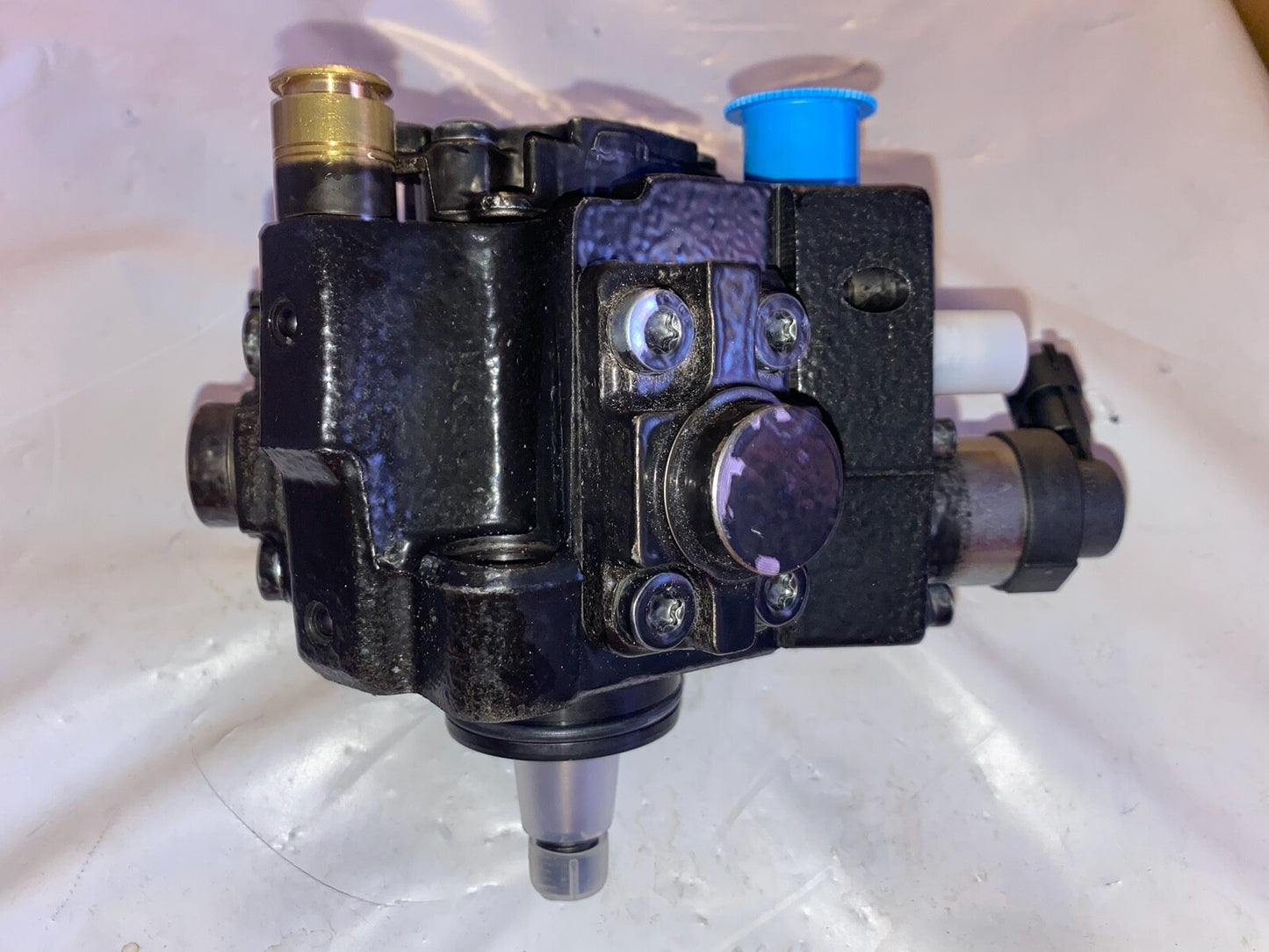 Bosch 0445010399 Fuel Injector Pump fits Kia