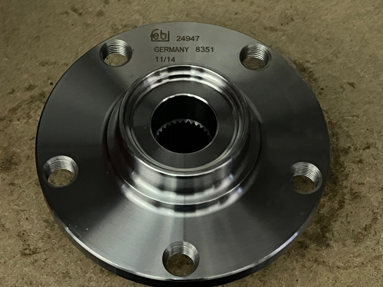 Febi 24947 Front Wheel Hub 8D0407615B 8D0407615D 8D0407615E fits VW Audi