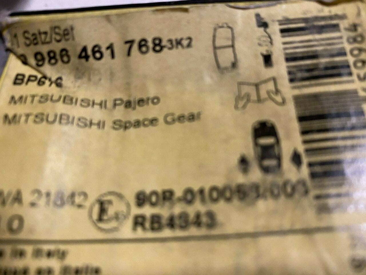 Bosch 0986461768 Rear Brake Pad Set fits Mitsubishi