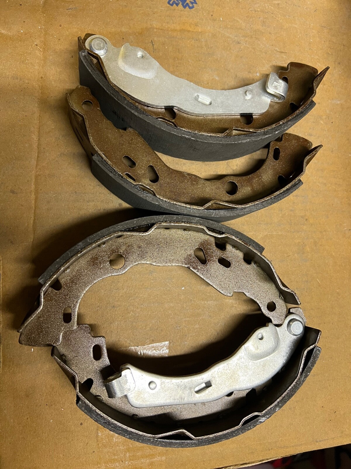 Bosch 0986487627 BS862 Rear Brake Shoe Set fits Renault Clio II Thalia