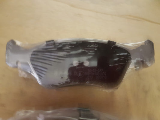 Front Brake Pads Toyota Avensis / Hatchback 97-03 97 98 99 00 01 02 03 50-02-82