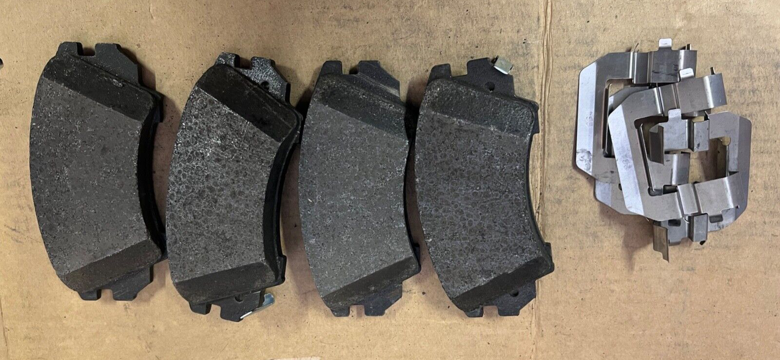 Genuine Vauxhall 95516195 Front Brake Pads fits Insignia Astra