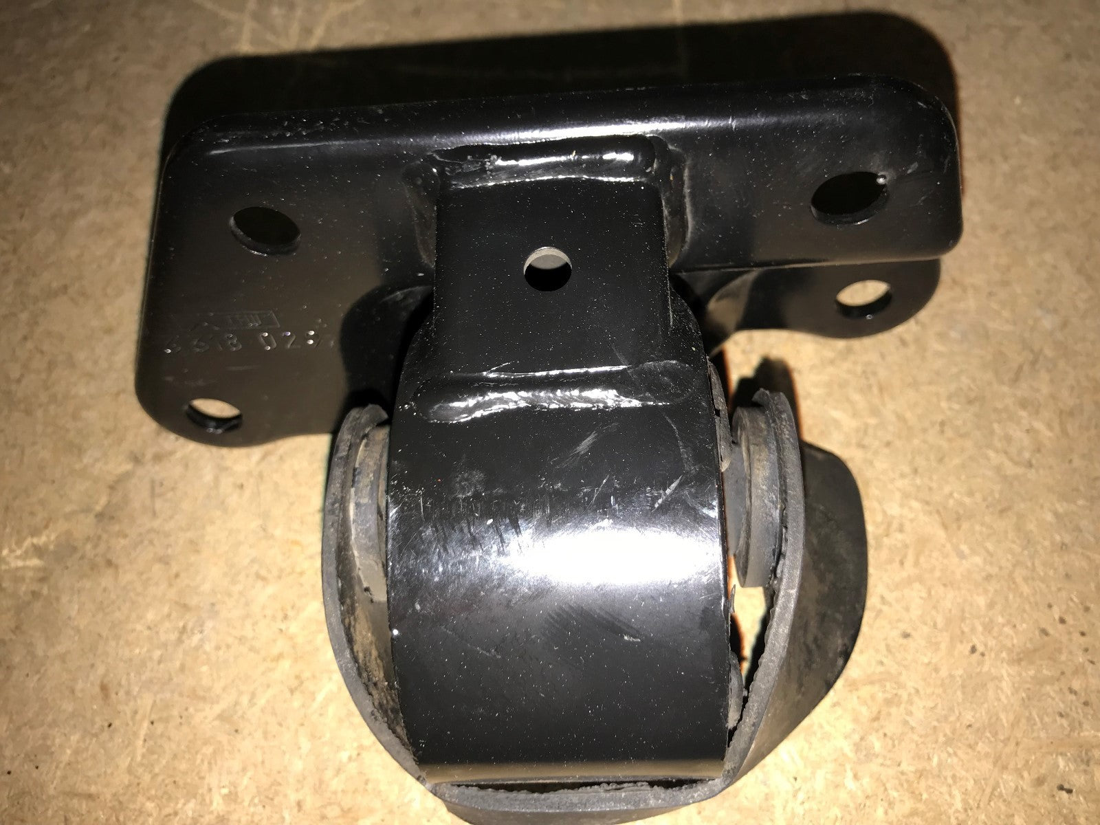 Left Engine Mount Mitsubishi Carisma 95-06 various eng sizes Blue Print ADC48093