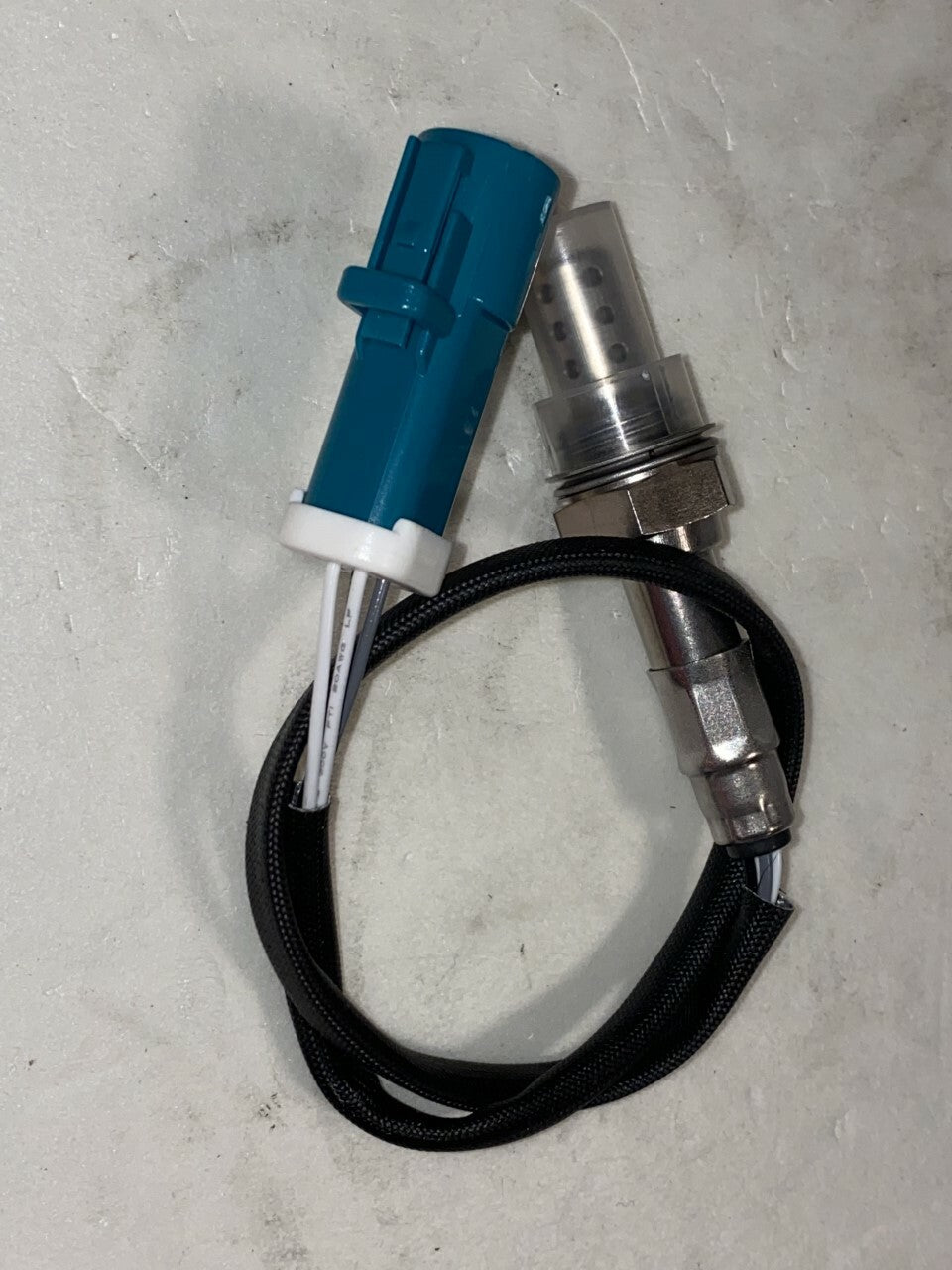 Fuel Parts LB1773 Lambda Sensor Oxygen Sensor o2 Sensor Blue Connector
