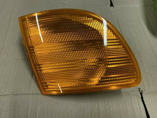 Valeo 086372 Indicator Lamp front Off Side Right fits Mercedes
