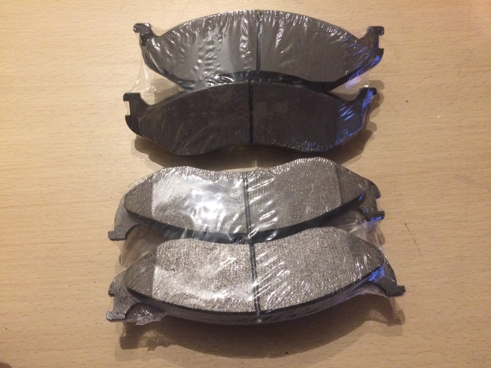 Front Brake Pads Kia Sedona 1999 2.5 2.9 Solid Auto K104011