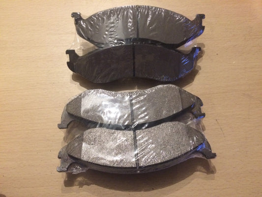 Front Brake Pads Kia Sedona 1999 2.5 2.9 Solid Auto K104011