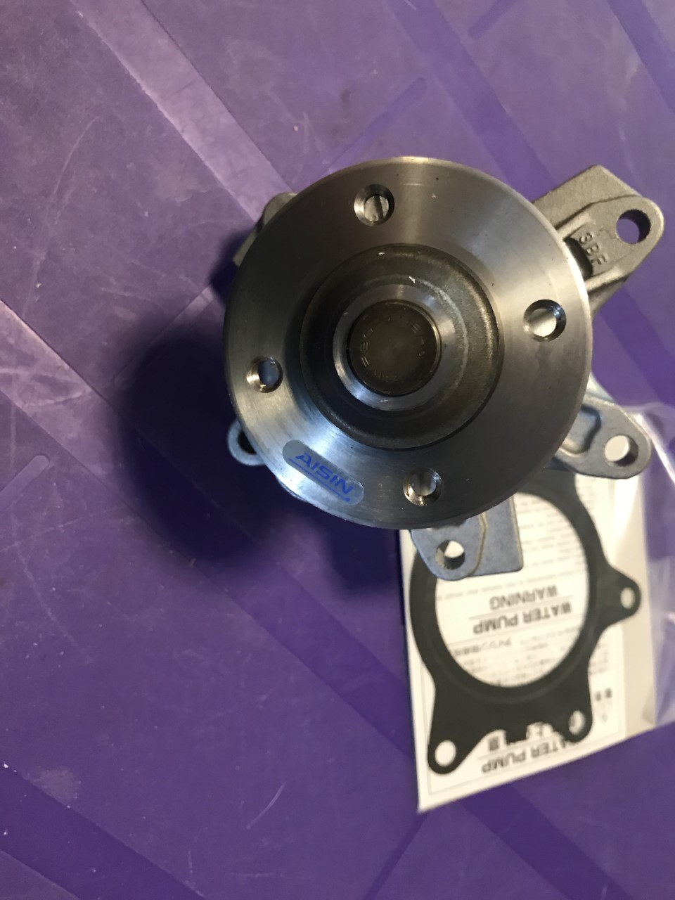 Water Pump with Gasket Toyota Yaris Vitz Auris Corolla  T123081 Aisin