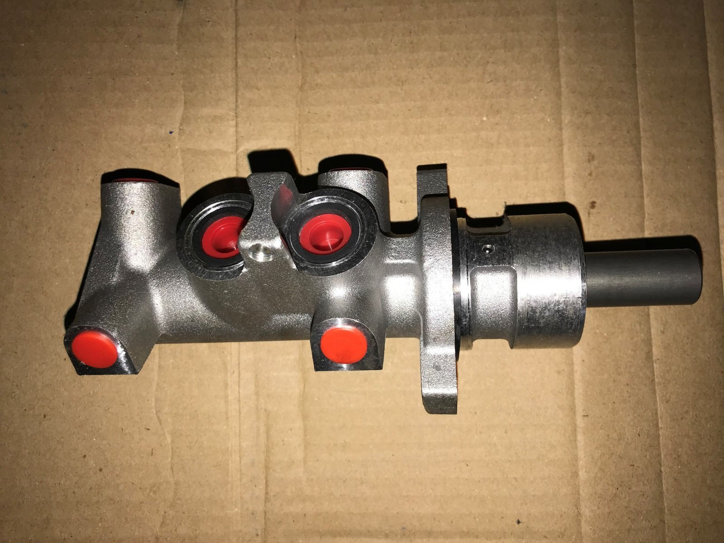 Brake Master Cylinder Ford Focus 1998-2004 Delphi LM80147