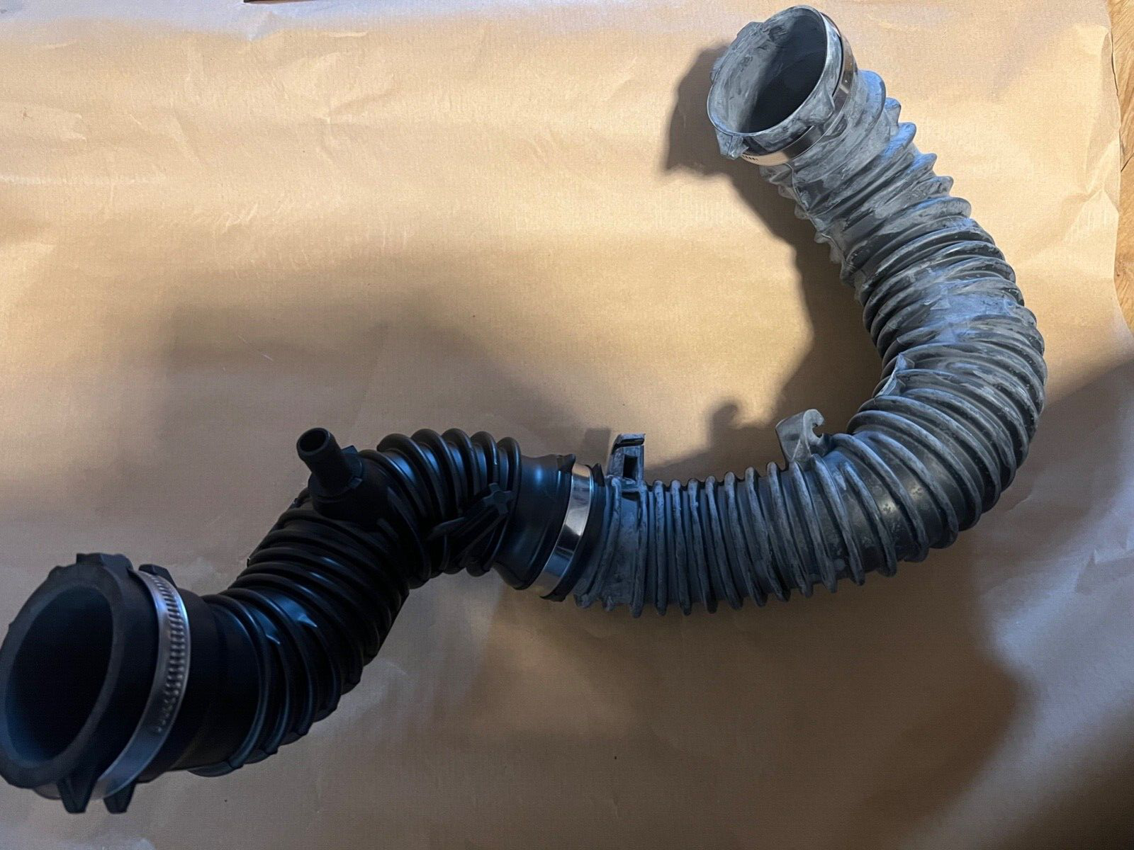 New 93861664 Air Intake Pipe Hose fit Vauxhall Renault Nissan 2.0 DCi 2007-2014